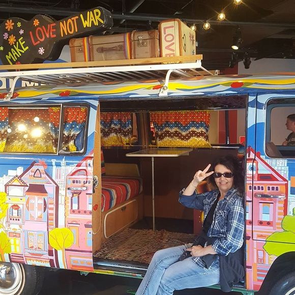 Meet your Posher, Robin - Picture 1 of 3